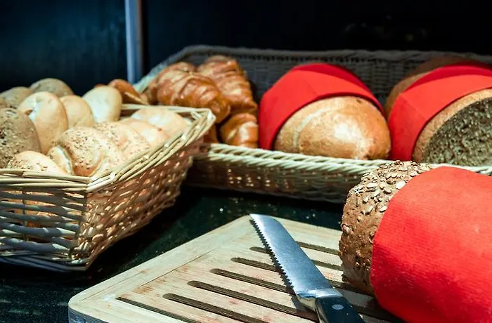 Bastion Leiden Hotel 3*